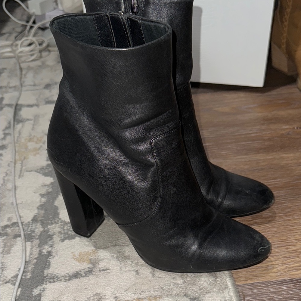 STEVE MADDEN Black Leather Ankle Boots